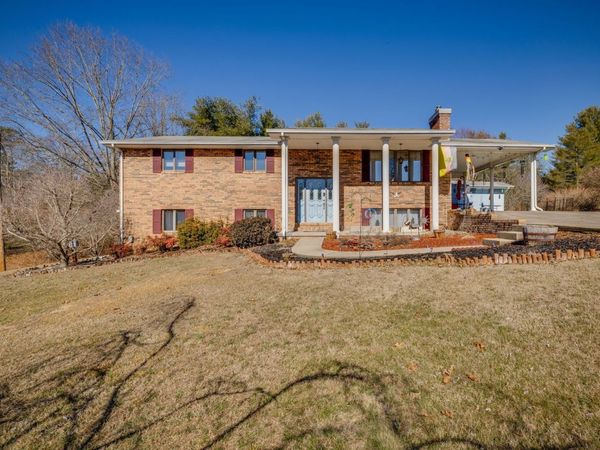 929 Nantucket Ave , Mount Carmel, TN 37645