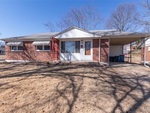 9025 Kickapoo Drive, St Louis, MO 63123