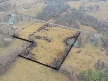 21421 Jesse James Farm Road, Kearney, MO 64060