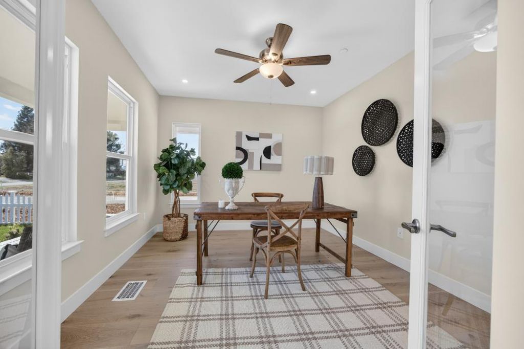 25265 Carlsbad Ave, Davis, CA 95616 Photo