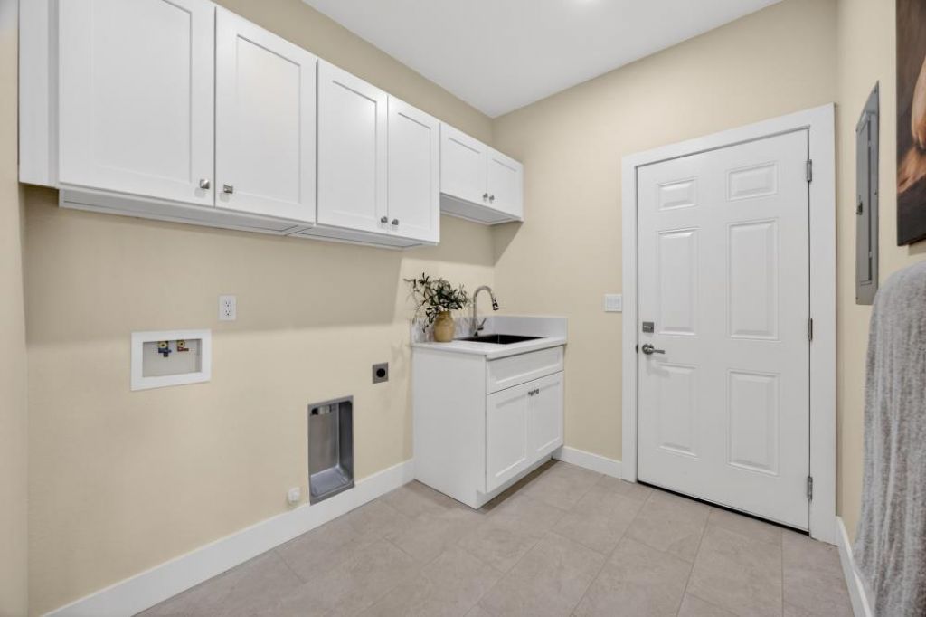 25265 Carlsbad Ave, Davis, CA 95616 Photo