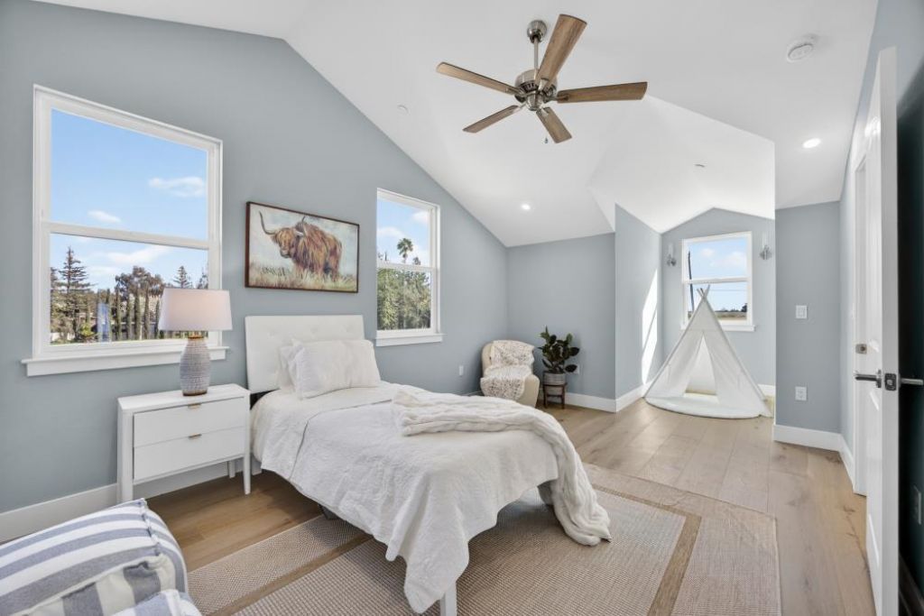 25265 Carlsbad Ave, Davis, CA 95616 Photo