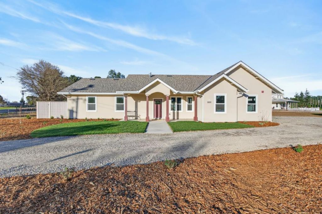 25265 Carlsbad Ave, Davis, CA 95616 Photo