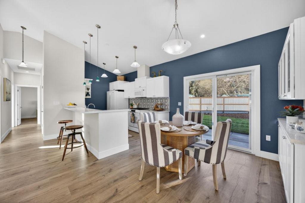 25265 Carlsbad Ave, Davis, CA 95616 Photo