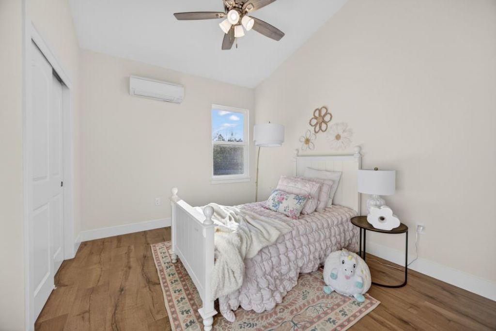 25265 Carlsbad Ave, Davis, CA 95616 Photo