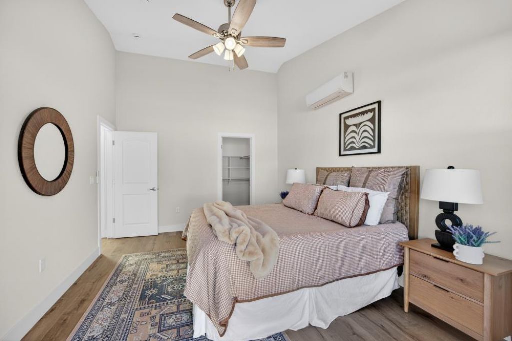 25265 Carlsbad Ave, Davis, CA 95616 Photo