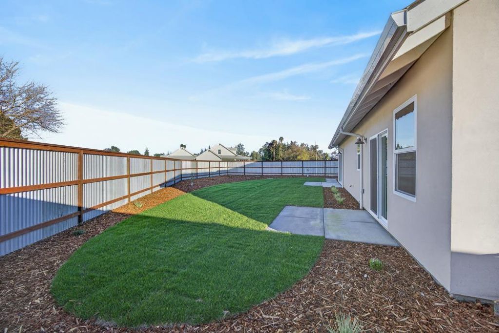 25265 Carlsbad Ave, Davis, CA 95616 Photo