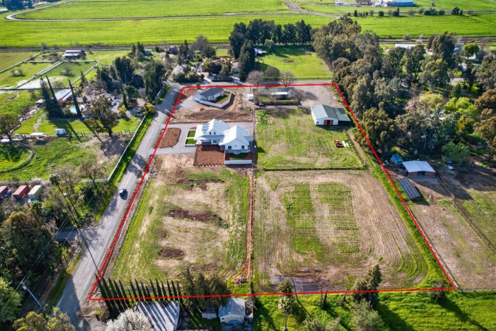 25265 Carlsbad Ave, Davis, CA 95616 Photo