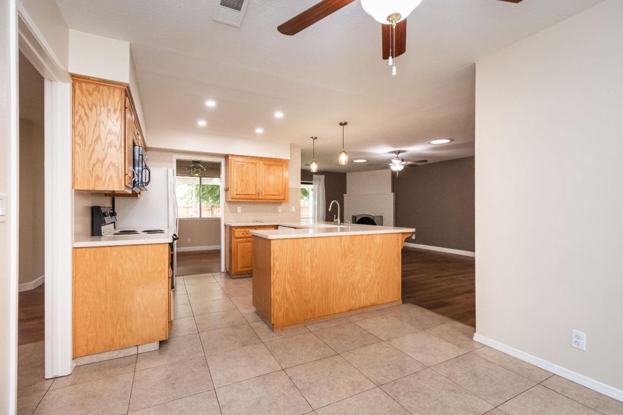 25265 Carlsbad Ave, Davis, CA 95616 Photo