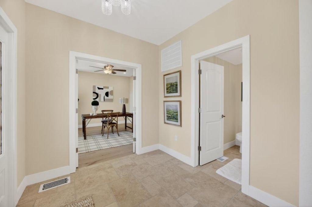 25265 Carlsbad Ave, Davis, CA 95616 Photo