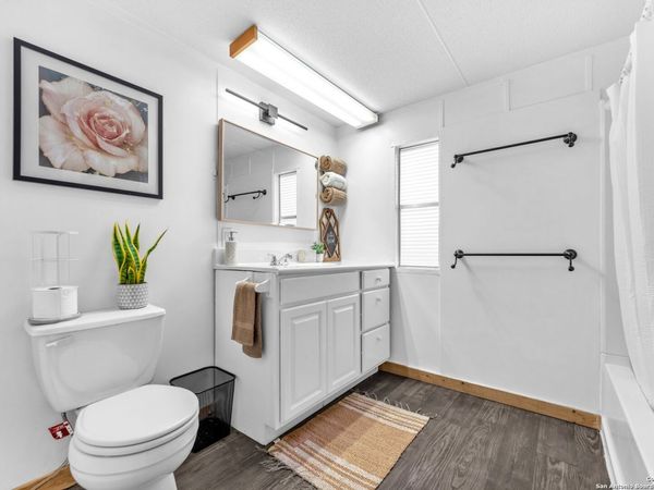 337 Buckhorn Dr, Canyon Lake, TX 78133