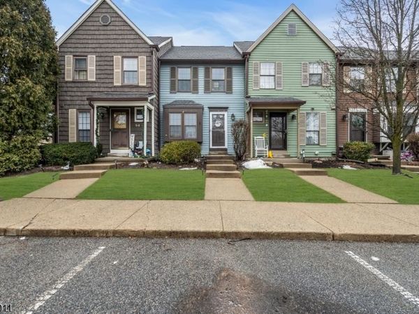 85 Wood Duck Ct, Allamuchy, NJ 07840