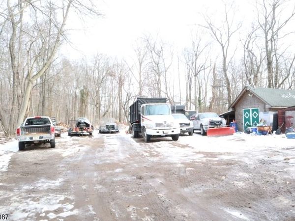 1433 Finnegan Ln, North Brunswick, NJ 08902