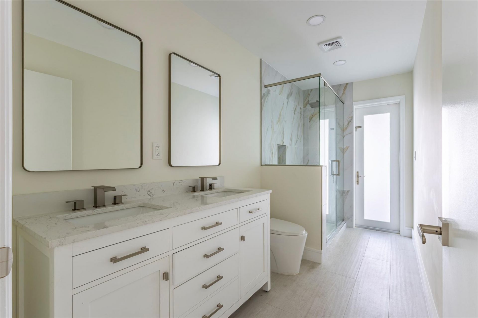 2255 NE 207th Street, Miami, FL 33180 Photo