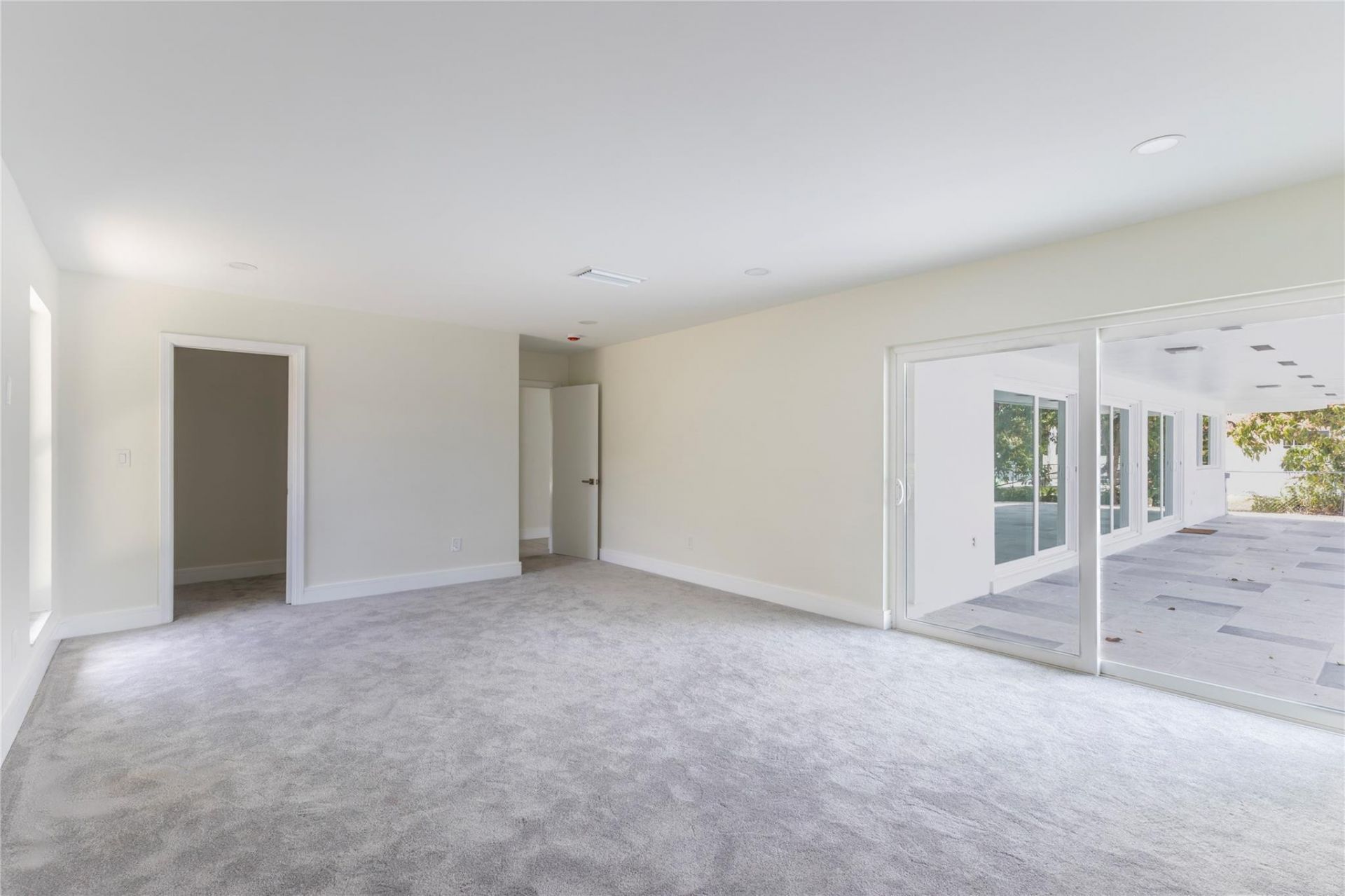 2255 NE 207th Street, Miami, FL 33180 Photo