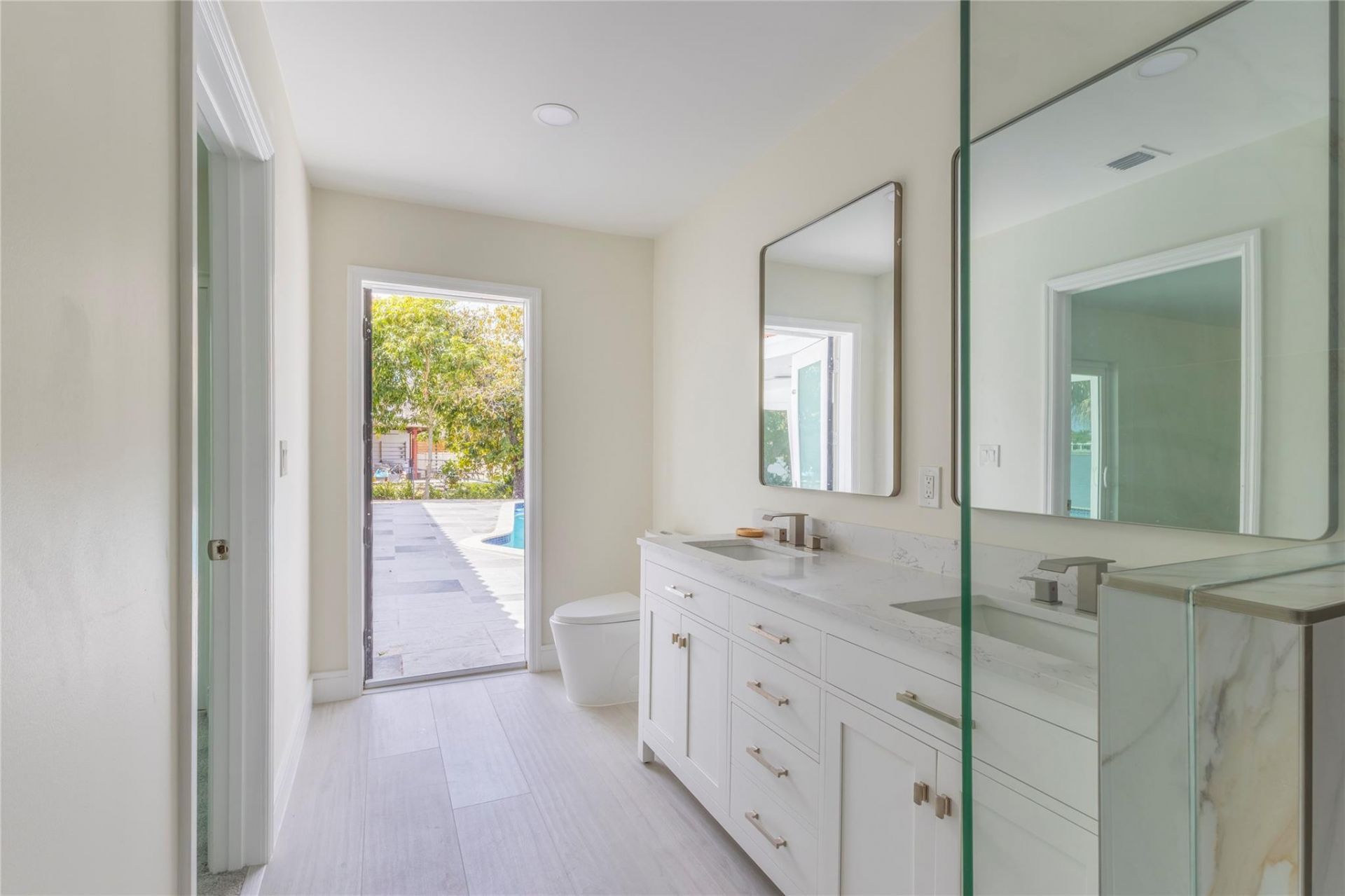 2255 NE 207th Street, Miami, FL 33180 Photo