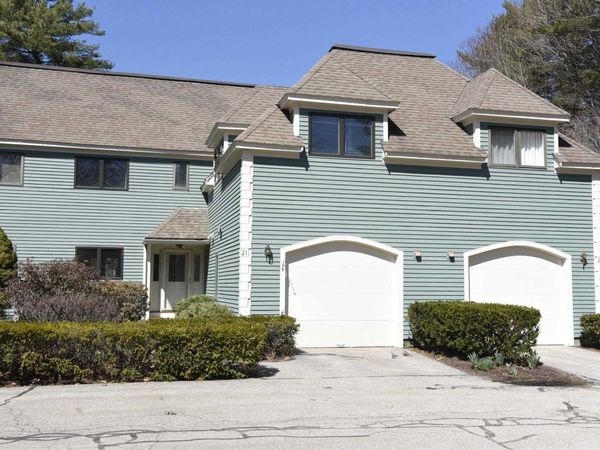 21 Clearwater Drive, Unit 21, Dover, NH 03820