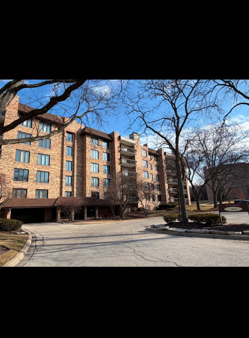 3860 Mission Hills Road, Unit 417, Northbrook, IL 60062 Main Photo