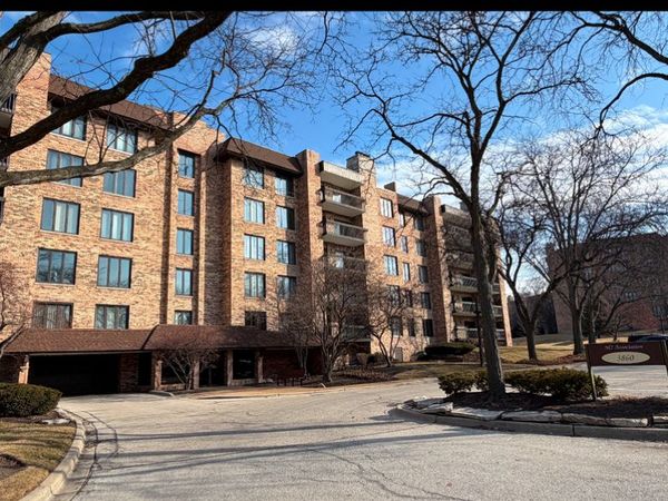 3860 Mission Hills Road, Unit 417, Northbrook, IL 60062