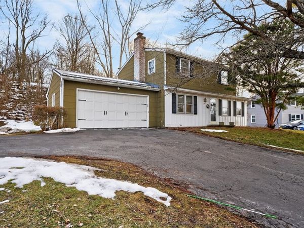 67 Williamsburg Drive, Fairport, NY 14450