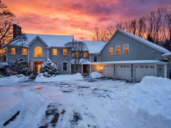 6 Eveningstar Drive, Amherst, MA 01002