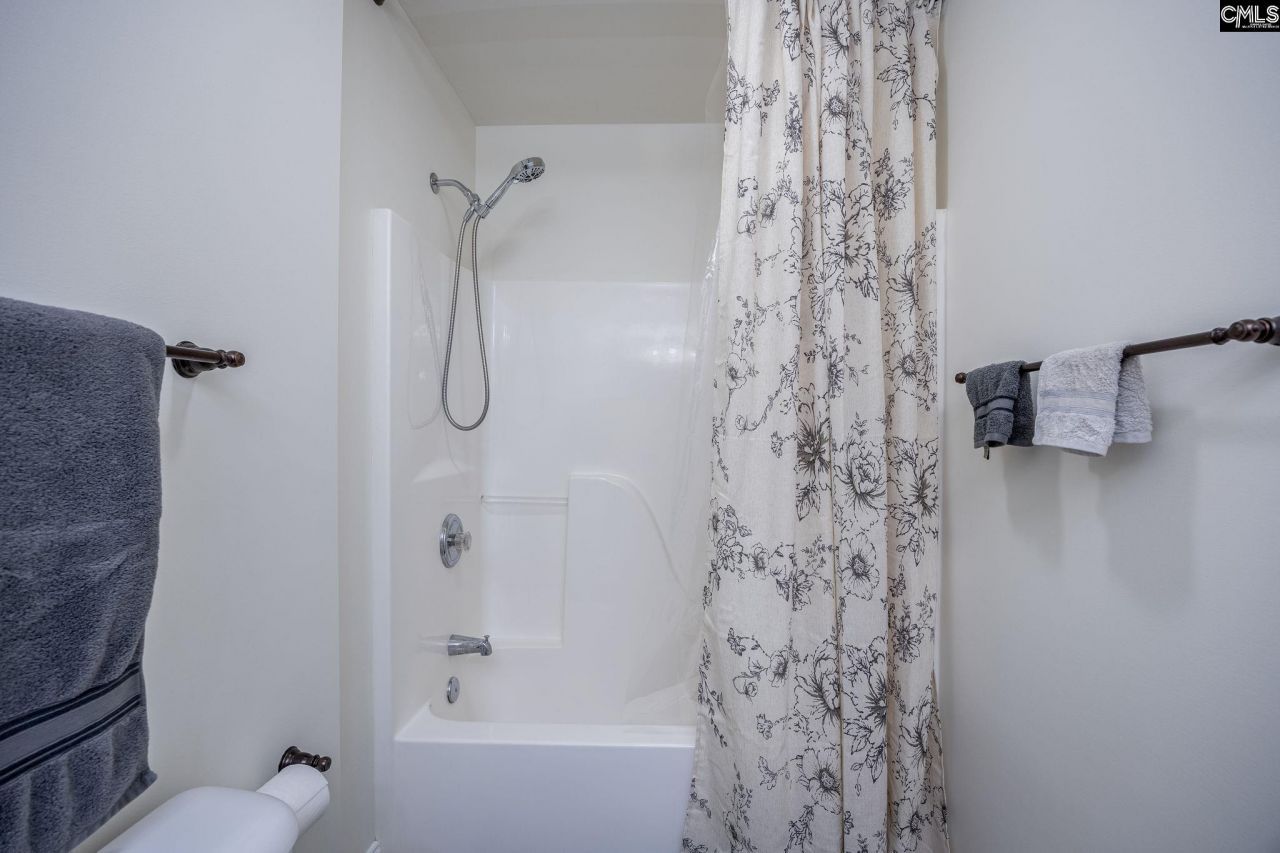 16 Lillifield Drive Photo 51