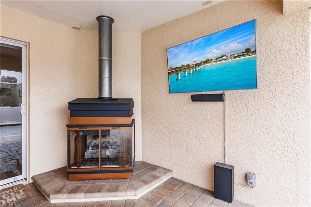 324 Parkdale Blvd, Lehigh Acres, FL 33974 Photo