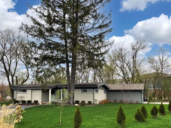 2 W Ridge Avenue , Prospect Heights, IL 60070