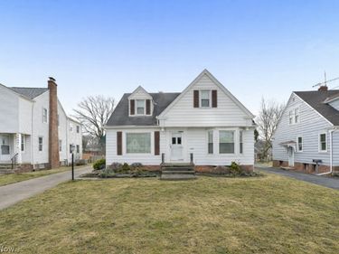 20857 Fairpark Drive, Fairview Park, OH 44126
