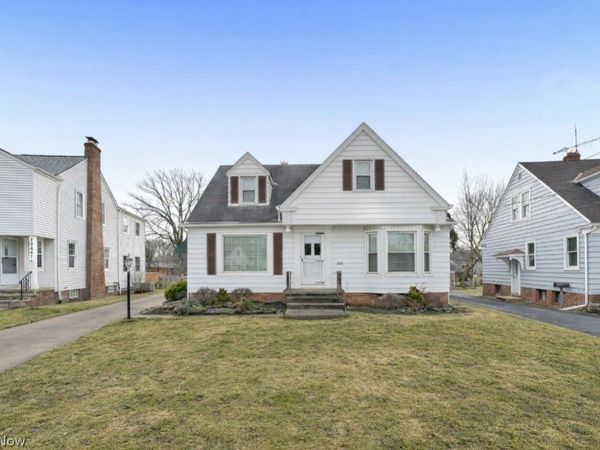 20857 Fairpark Drive, Fairview Park, OH 44126