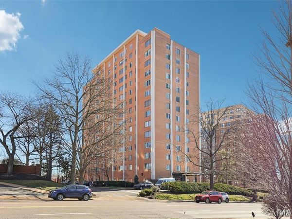 900 S Hanley Road, Unit 7D, St Louis, MO 63105