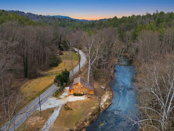9139 Old 441 S, Lakemont, GA 30552