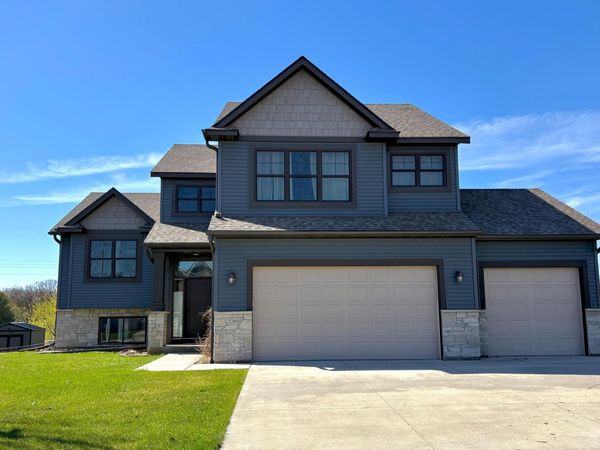 2260 Starburst Drive SW, Rochester, MN 55902