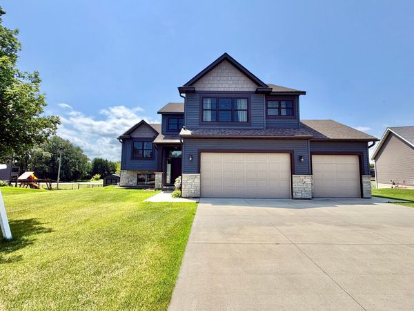 2260 Starburst Drive SW, Rochester, MN 55902