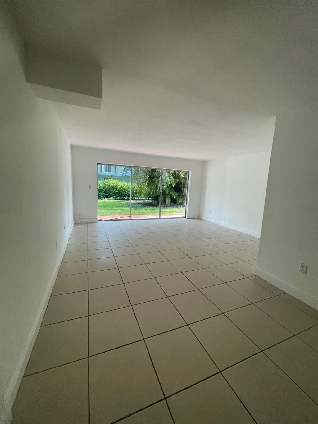 9365 Fontainebleau Boulevard, Unit E117, Miami, FL 33172 Photo