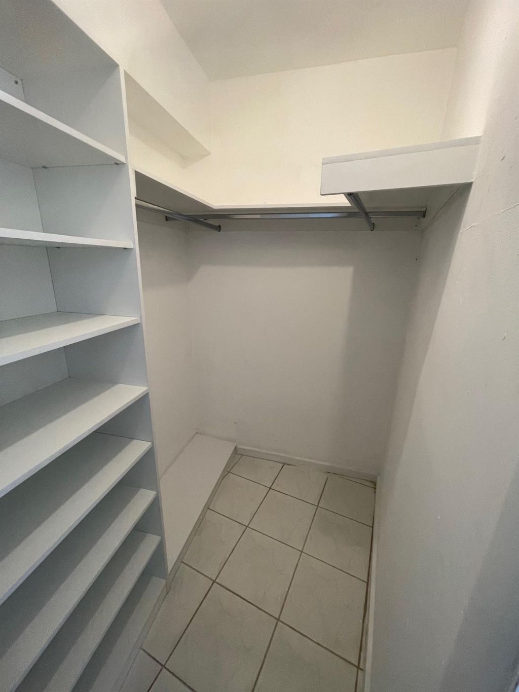 9365 Fontainebleau Boulevard, Unit E117, Miami, FL 33172 Photo