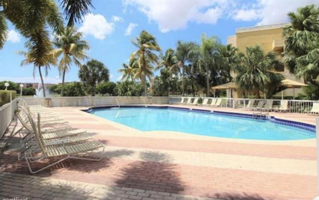 9365 Fontainebleau Boulevard, Unit E117, Miami, FL 33172 Photo