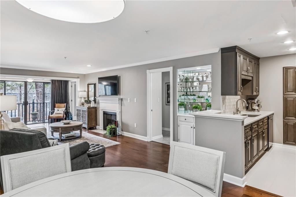 28206 Plantation Drive Ne, Unit 206, Atlanta, GA 30324 Main Photo