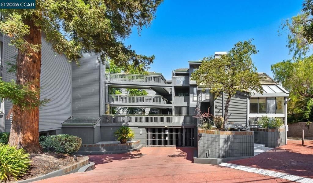 1696 1696 San Miguel Dr, Walnut Creek, CA 94596 Main Photo