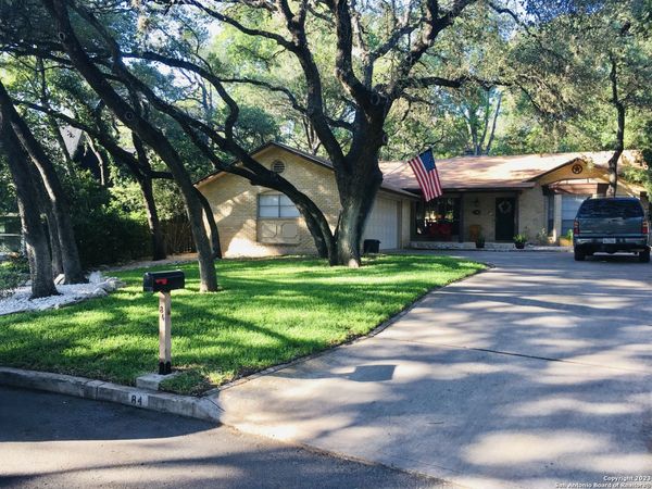 84 Roundup Dr, San Antonio, TX 78213