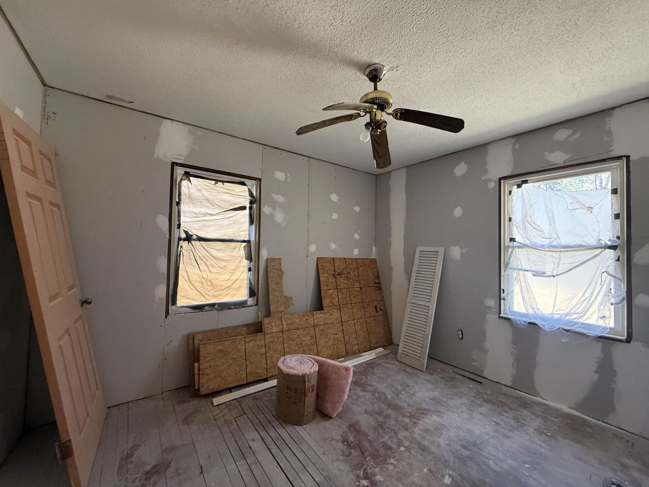 408 Eva Loop Photo 9