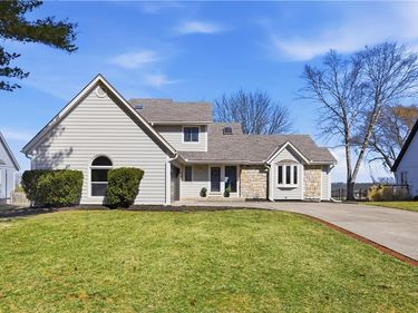 220 SW Green Teal Street, Lee's Summit, MO 64082