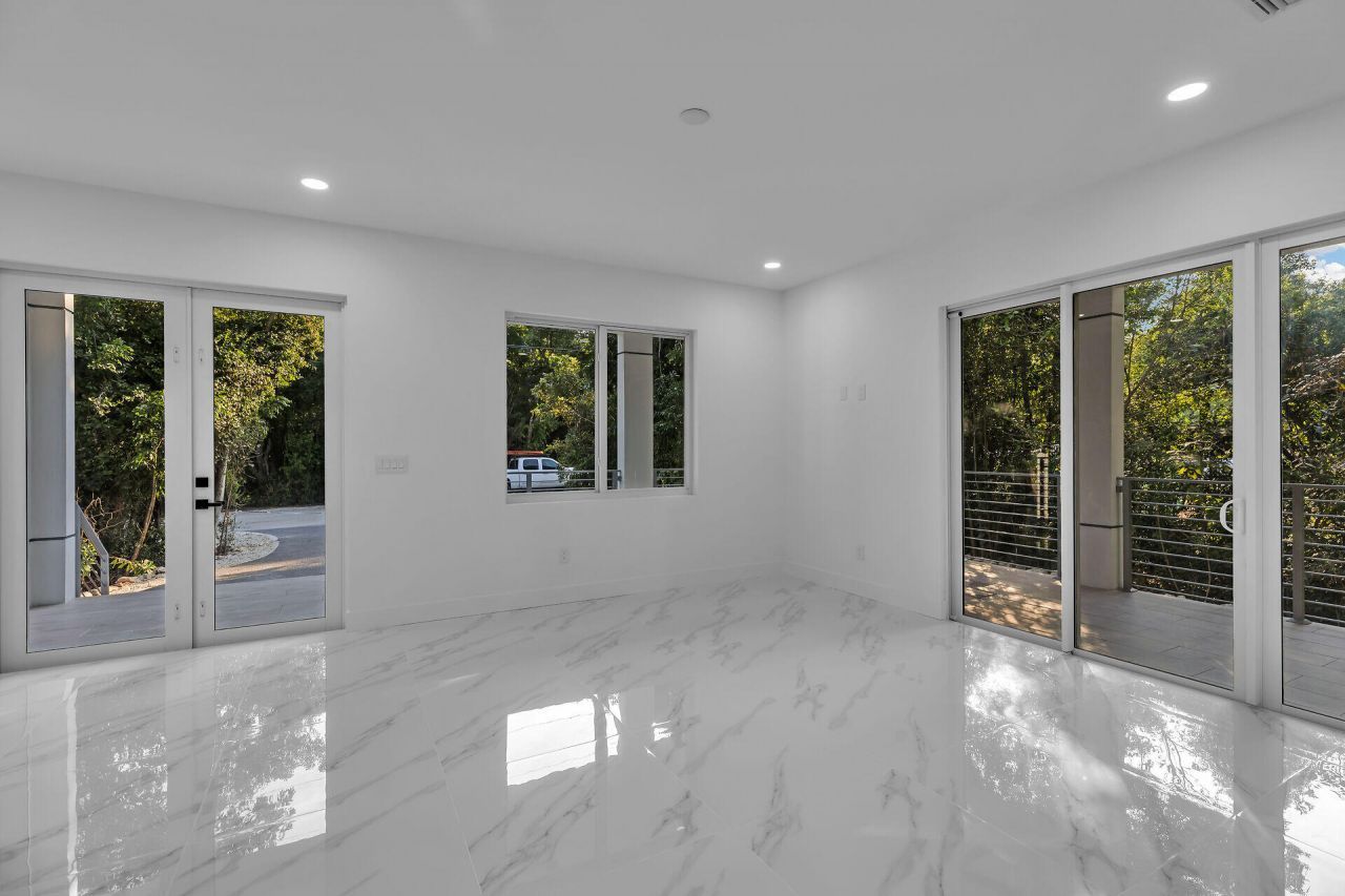 46 Transylvania Avenue, Key Largo, FL 33037 Photo