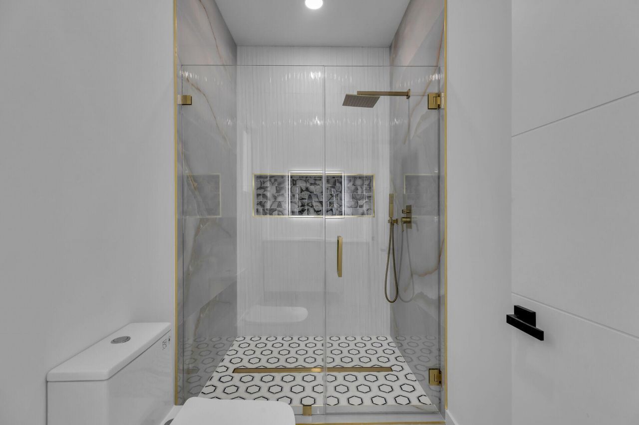 46 Transylvania Avenue, Key Largo, FL 33037 Photo