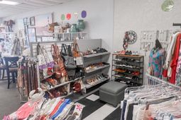 9630 N Kings Hwy.  photo 4