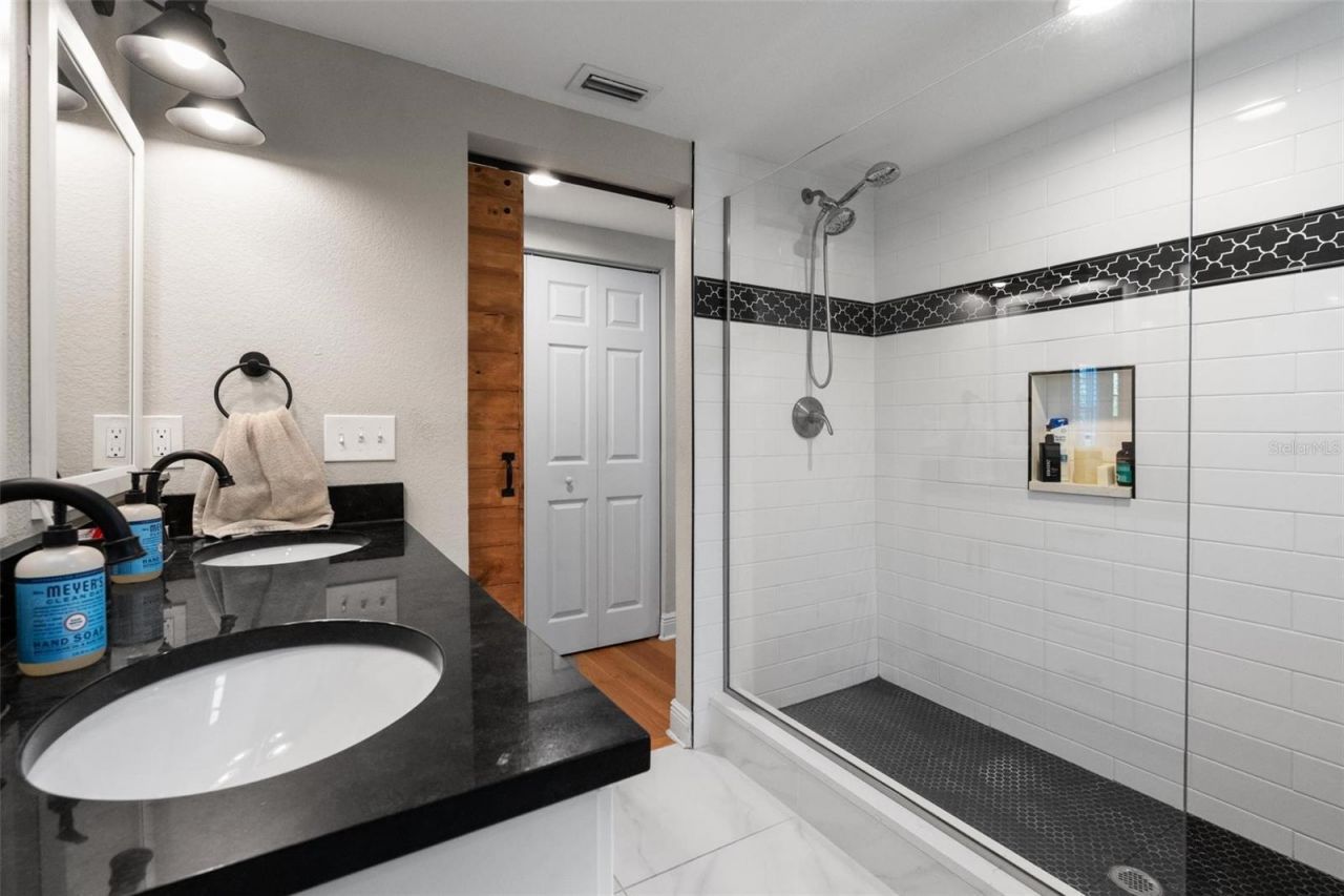 4545 Burlington Avenue N, Saint Petersburg, FL 33713 Photo