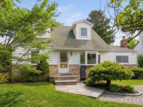 175 Van Buren Street , West Babylon, NY 11704