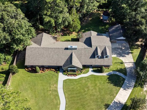 219 Man O War Cir, Cantonment, FL 32533