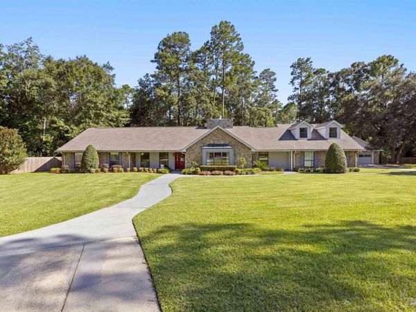 219 Man O War Cir, Cantonment, FL 32533