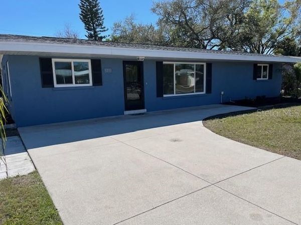 1211 CYPRESS AVENUE , VENICE, FL 34285